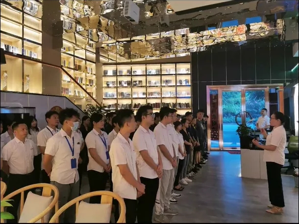开设展厅50+,团队扩张25% 的爱奇光电交出了怎样的年度成绩单?